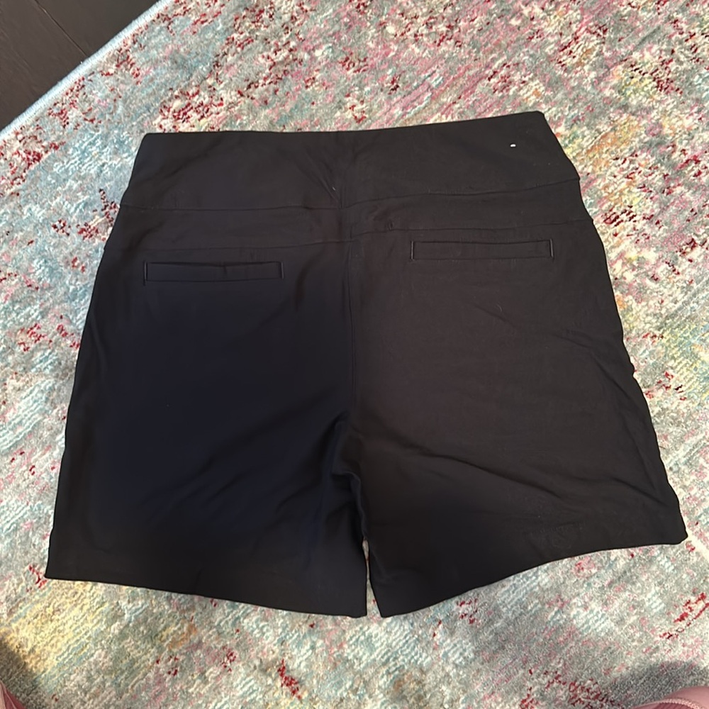 Lady Hagan golf shorts. - Picture 4 of 4